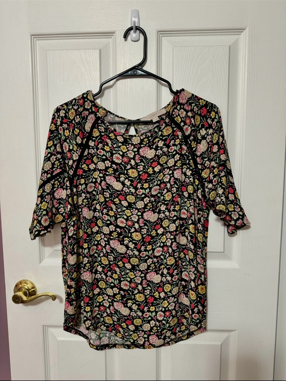 Loft Small NWOT Floral Print Black Short-Sleeve Women's Top